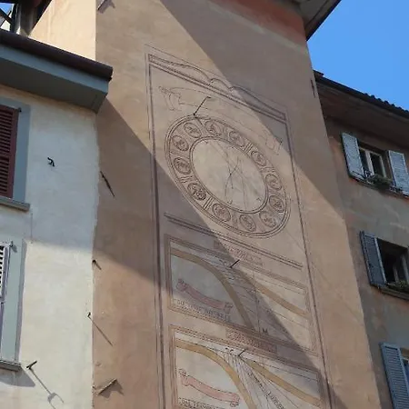 Domus Solarii 3*